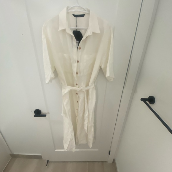 White linen dress - Picture 2 of 3